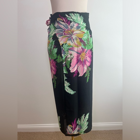 Walter Baker NWT Paradise Sarong in Grand Magnolia - Picture 8 of 11